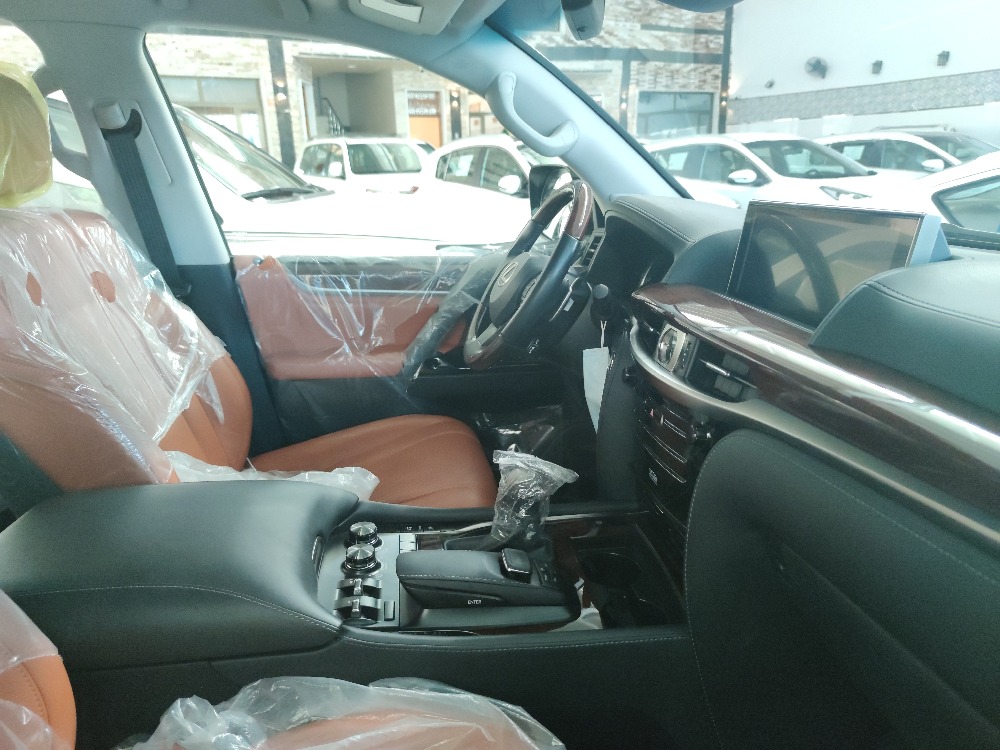 لێکزس LX